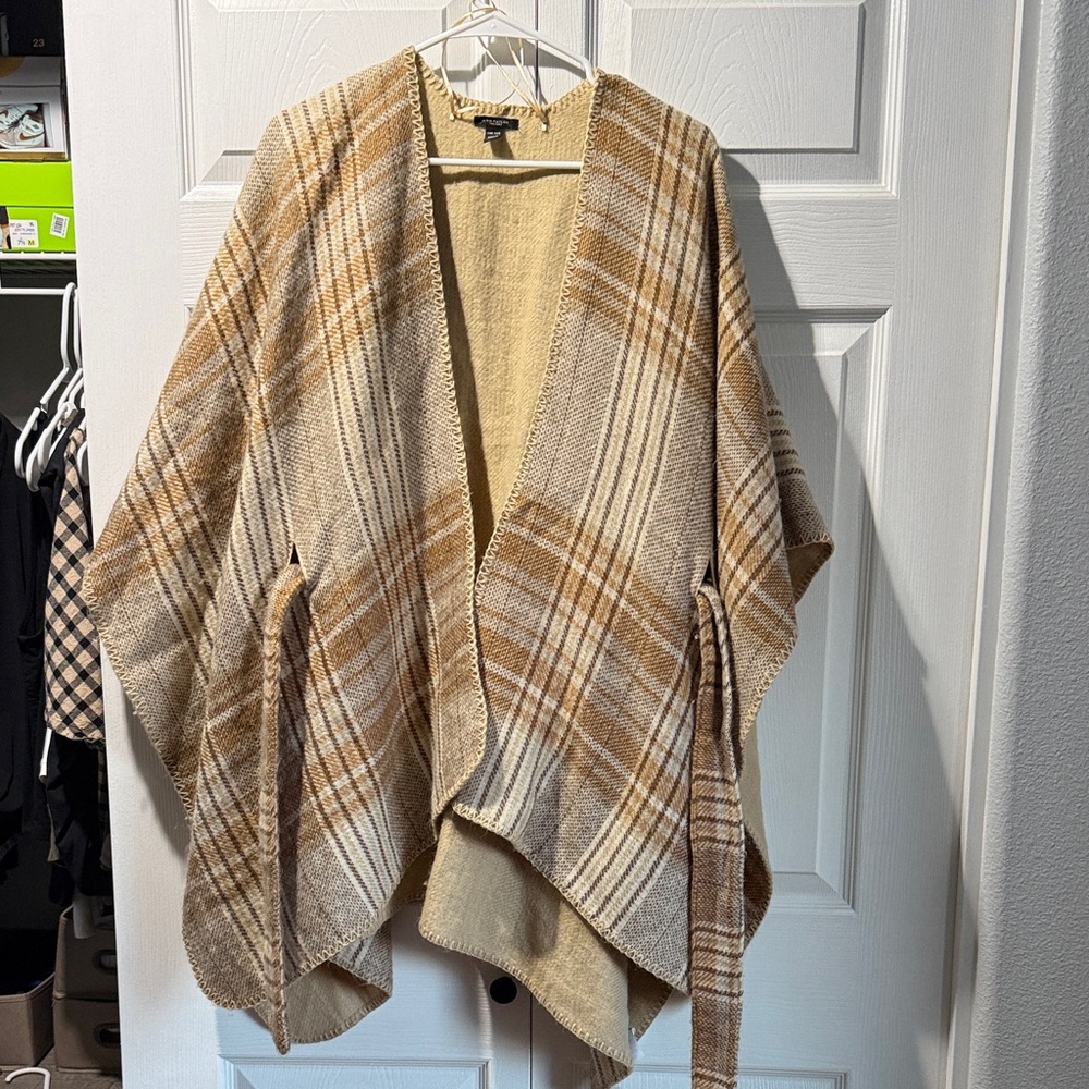 Ann Taylor Plaid Open-Front Poncho in Cream and Tan